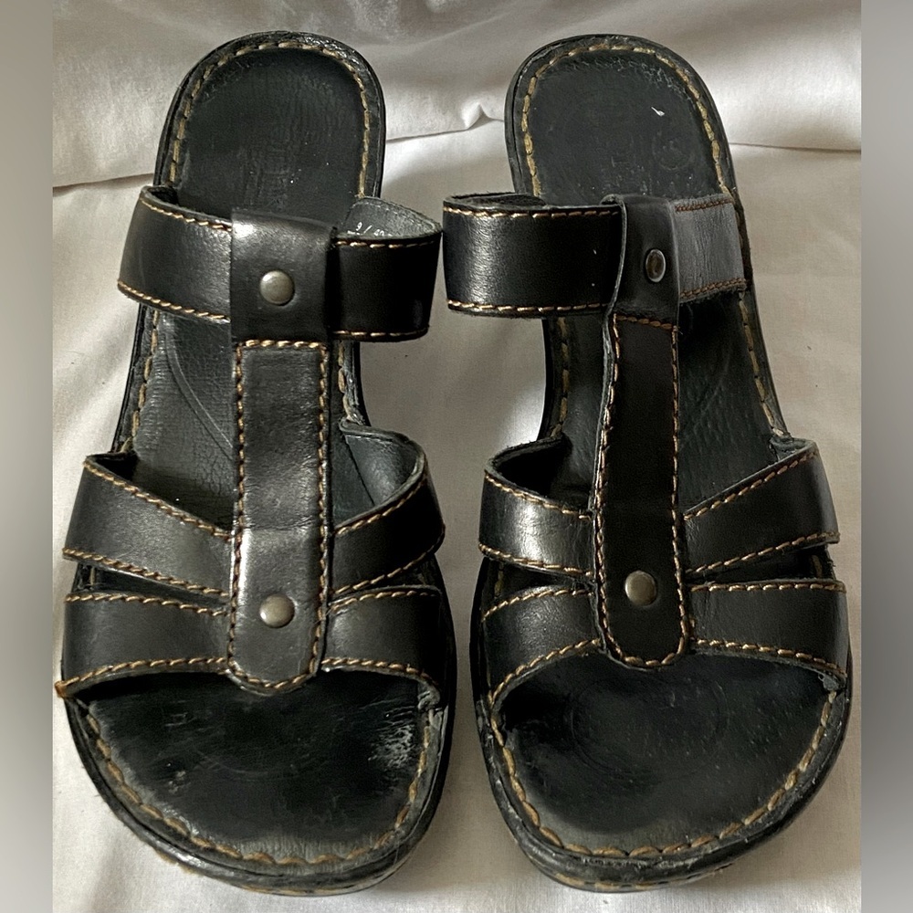 BORN Women Size 9 M/W Black Leather Hand Crafted Footwear Slip-On Sandals